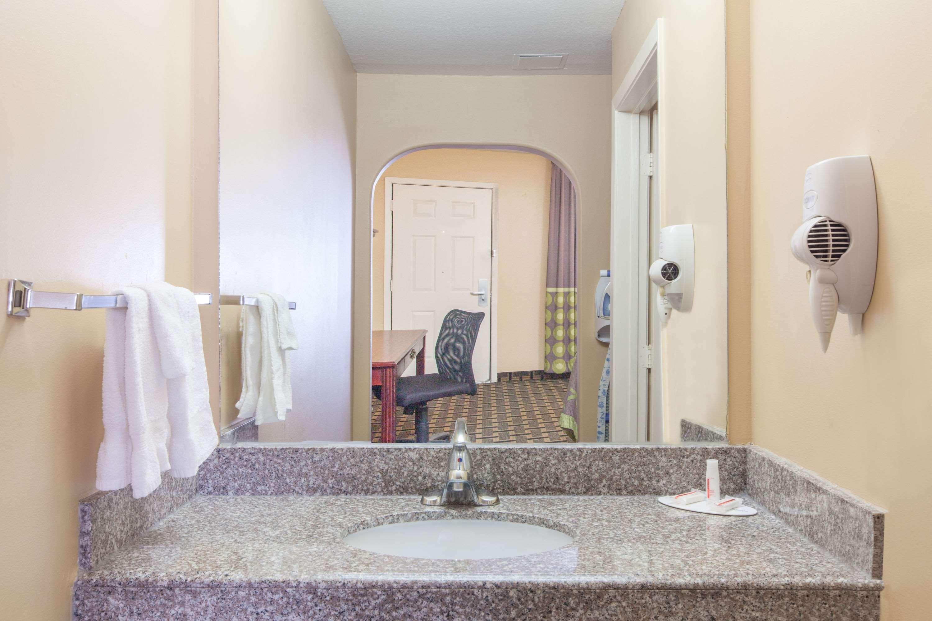 Super 8 By Wyndham Houston/Willowbrook Hwy 249 Esterno foto