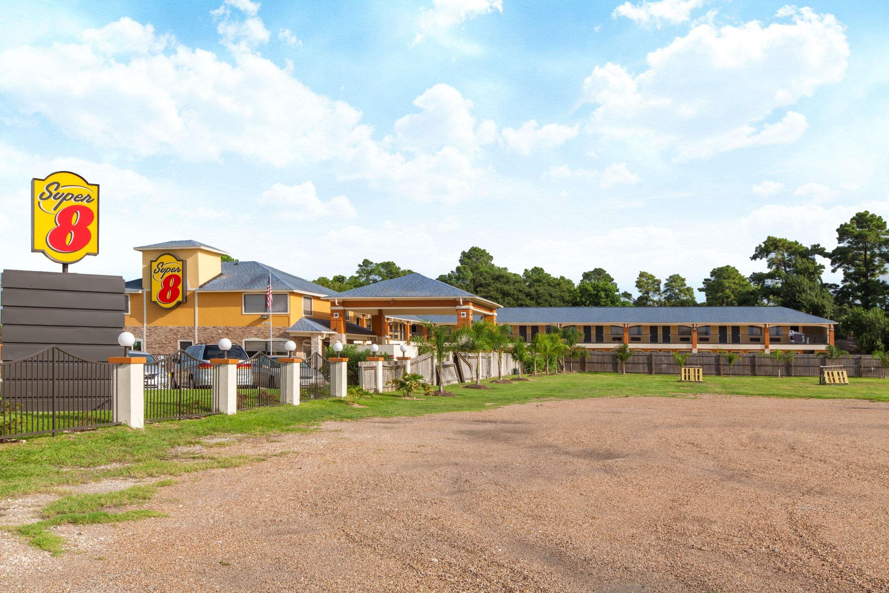 Super 8 By Wyndham Houston/Willowbrook Hwy 249 Esterno foto