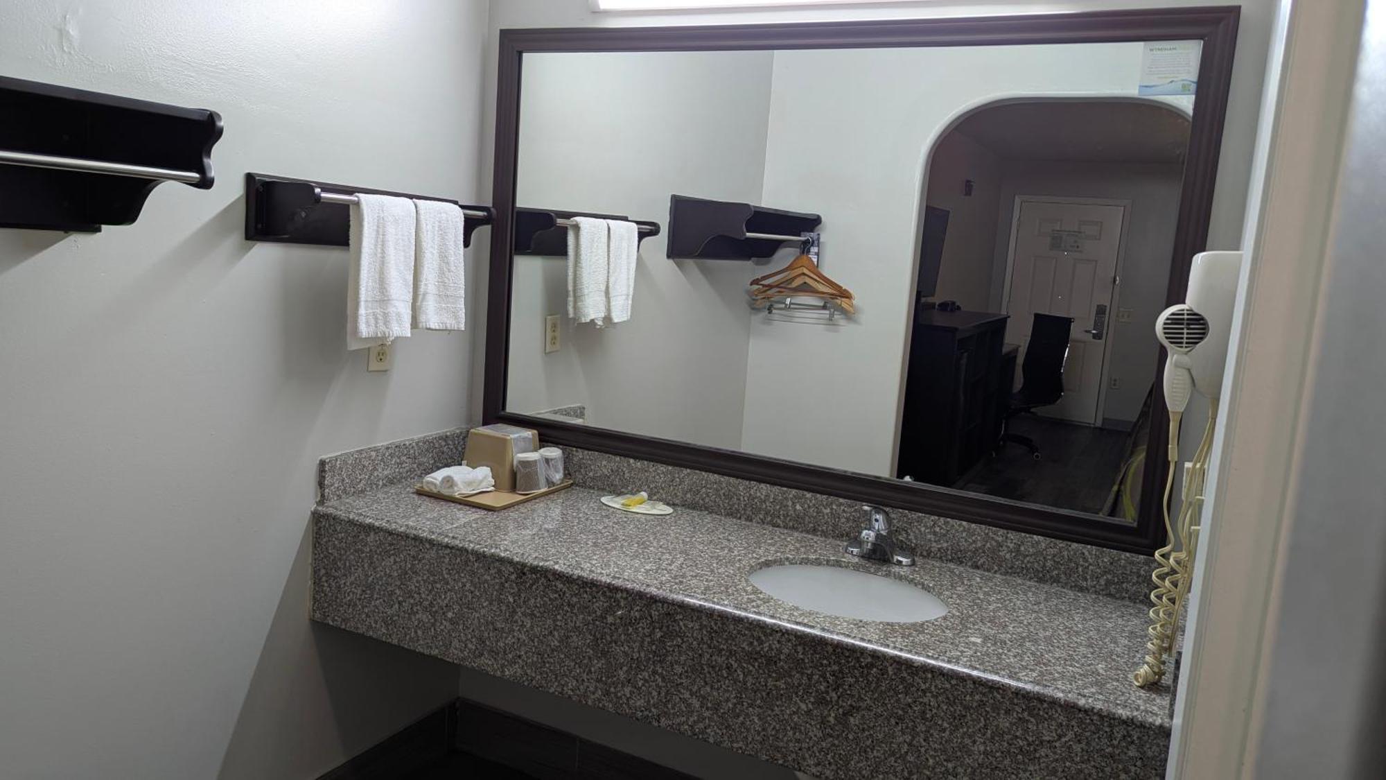 Super 8 By Wyndham Houston/Willowbrook Hwy 249 Esterno foto